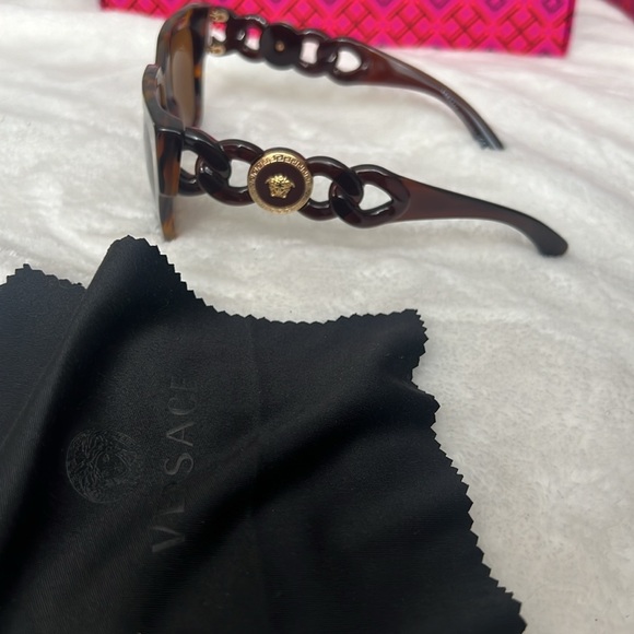 Authentic VERSACE MEDUSA CHAIN SUNGLASSES - Picture 6 of 6